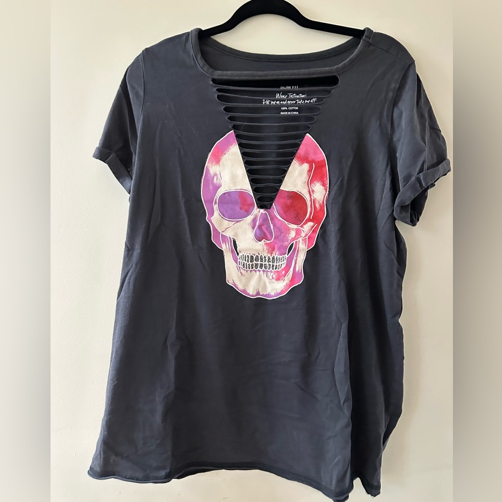 Torrid Black Tee with Pink Skull Design